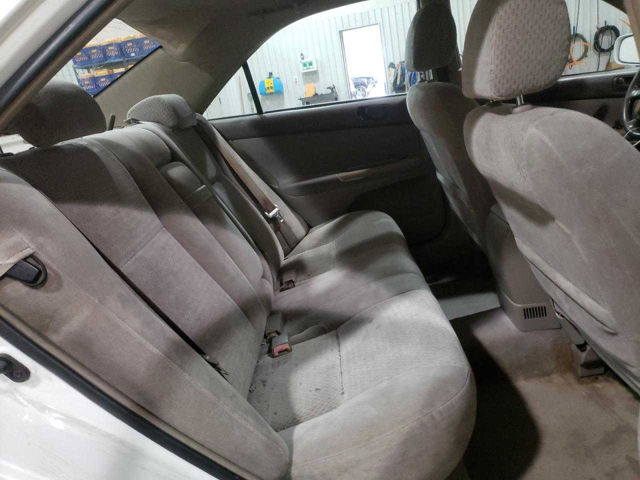 Photo 6 from auction – 2002 TOYOTA CAMRY with VIN 4T1BE30K52U110899