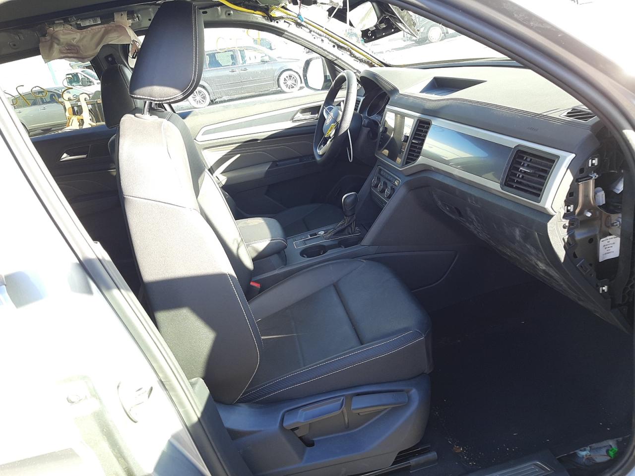 Photo 5 from auction – 2021 VOLKSWAGEN ATLAS CROS with VIN 1V2PE2CA2MC200543