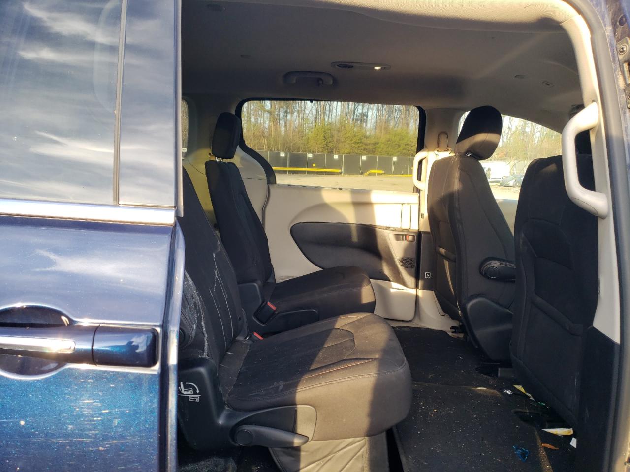 Photo 6 from auction – 2019 CHRYSLER PACIFICA T with VIN 2C4RC1FG3KR738134