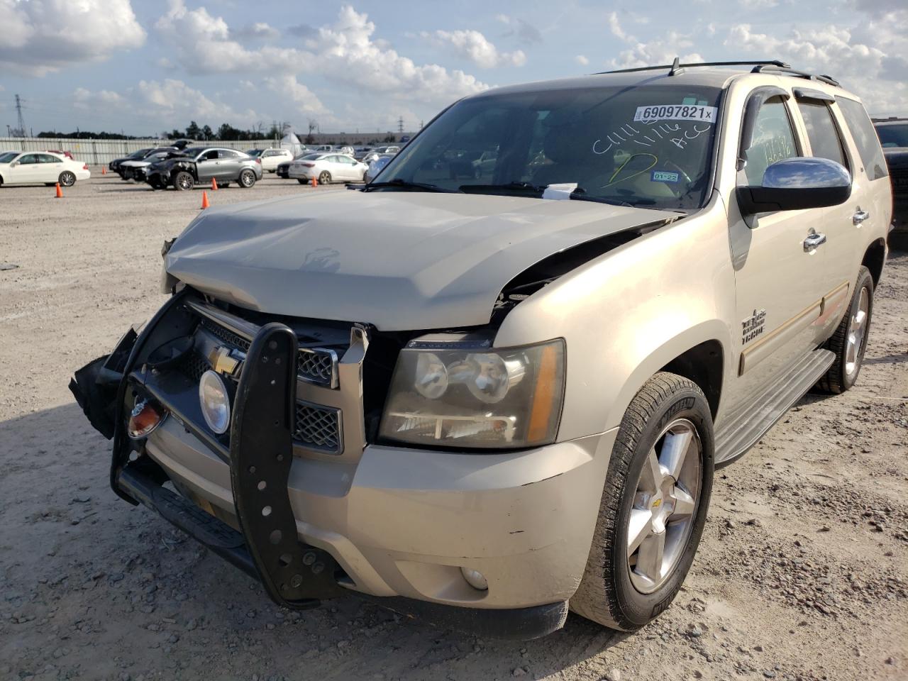 Photo 2 from auction – 2011 CHEVROLET TAHOE C150 with VIN 1GNSCBE08BR202613