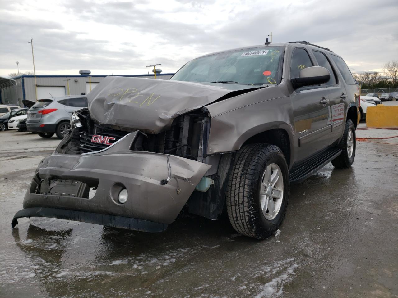 Photo 2 from auction – 2013 GMC YUKON SLE with VIN 1GKS2AE08DR328144