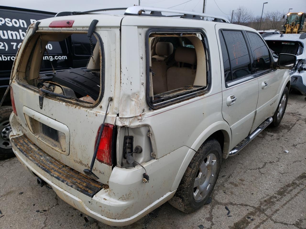 Photo 4 from auction – 2006 LINCOLN NAVIGATOR with VIN 5LMFU28526LJ21817