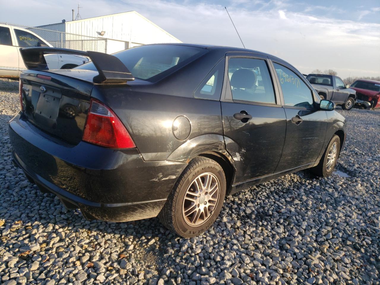 Photo 4 from auction – 2007 FORD FOCUS ZX4 with VIN 1FAFP34N67W343373
