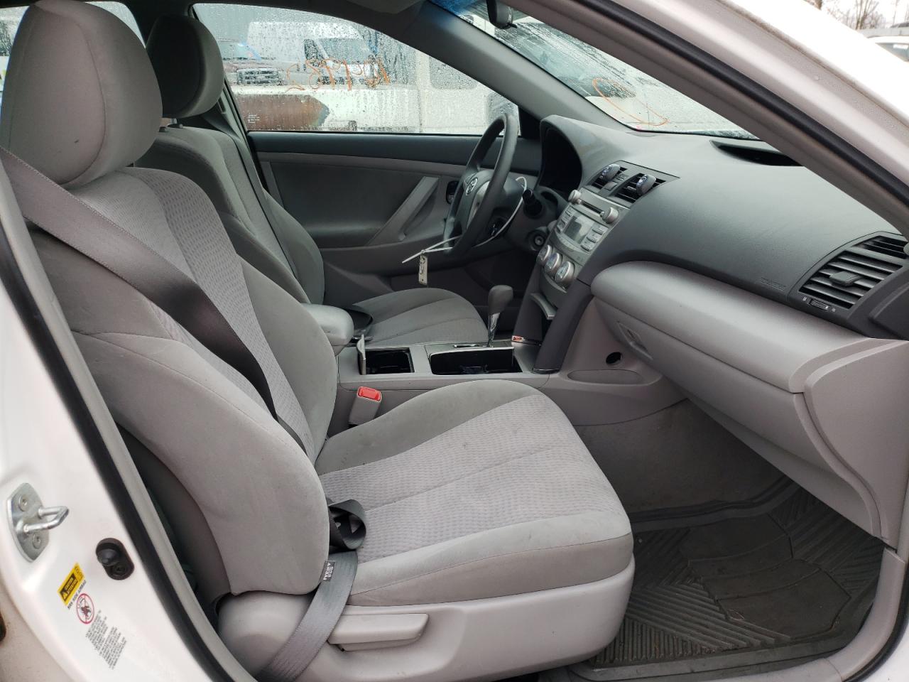 Photo 5 from auction – 2011 TOYOTA CAMRY BASE with VIN 4T1BF3EK6BU737505