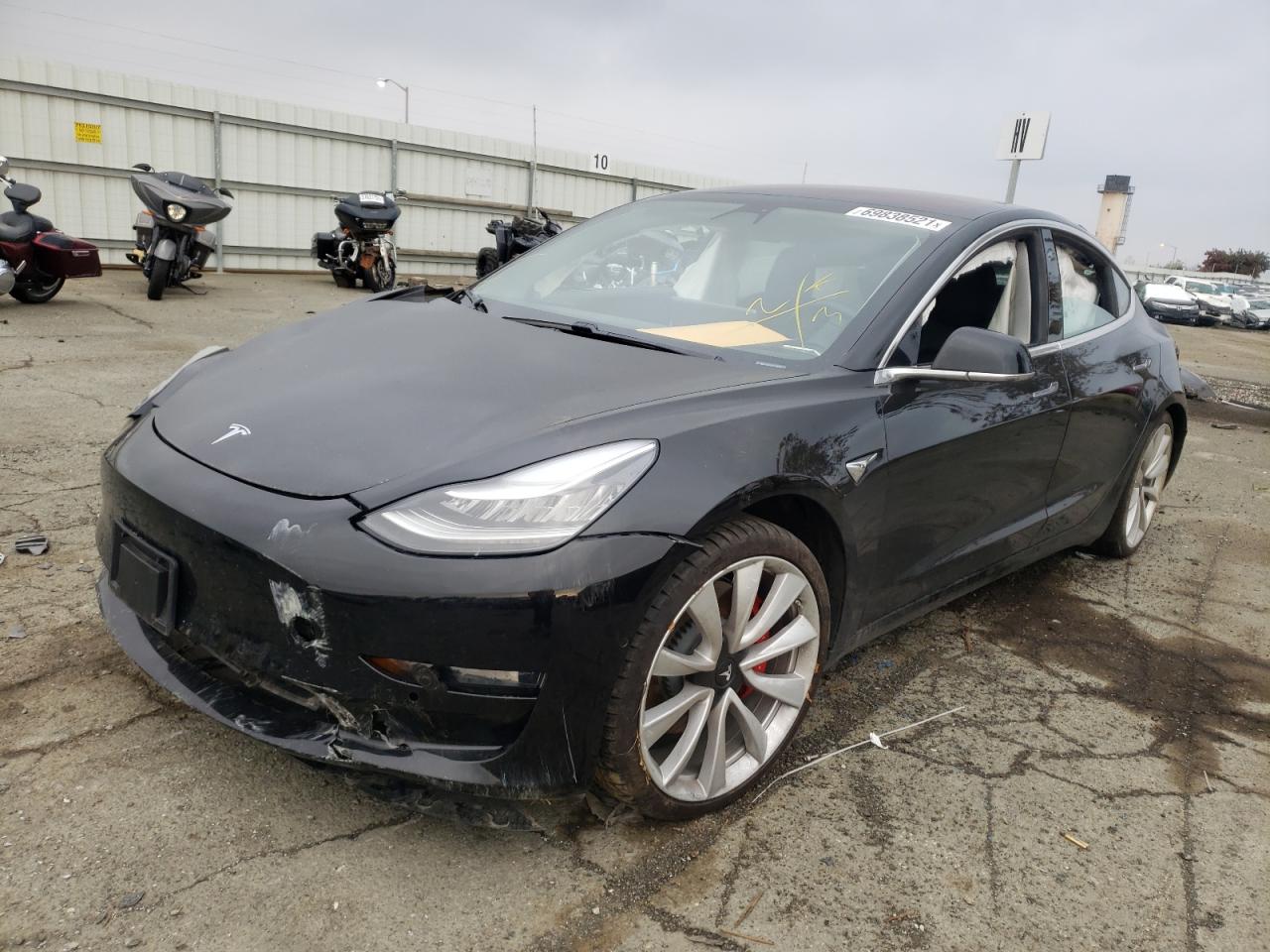 Photo 2 from auction – 2018 TSMR MODEL S with VIN 5YJ3E1EB9JF148228