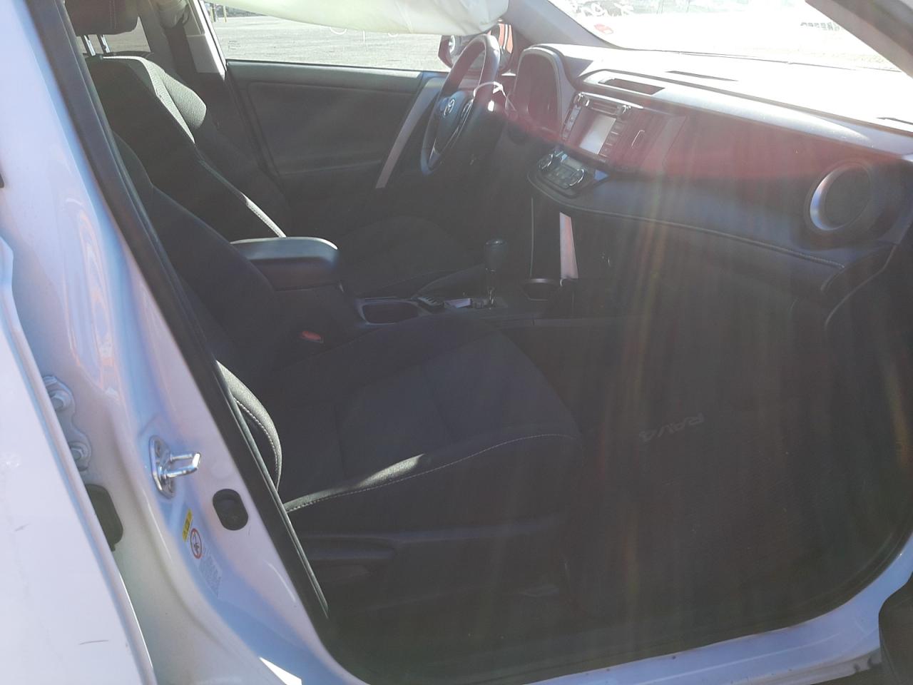 Photo 5 from auction – 2018 TOYOTA RAV4 ADVEN with VIN 2T3WFREV3JW469341