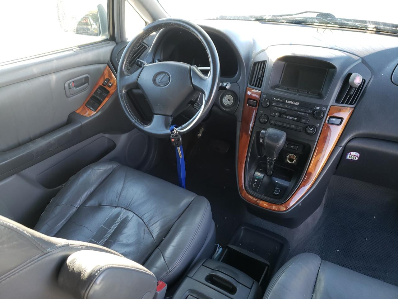 Photo 9 from auction – 2000 LEXUS RX 300 with VIN JT6HF10U7Y0138597