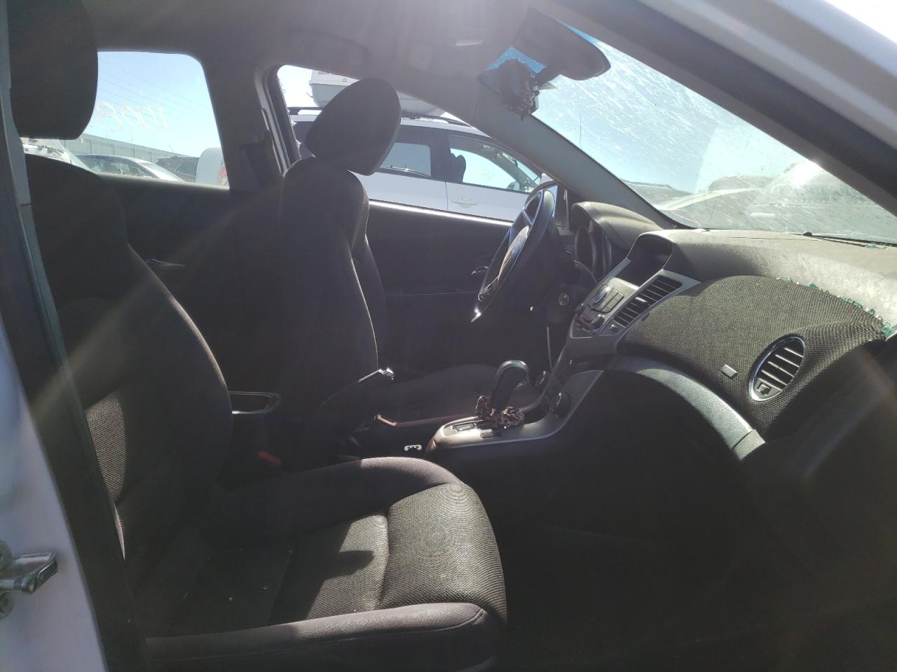 Photo 5 from auction – 2014 CHEVROLET CRUZE LT with VIN 1G1PC5SBXE7157589