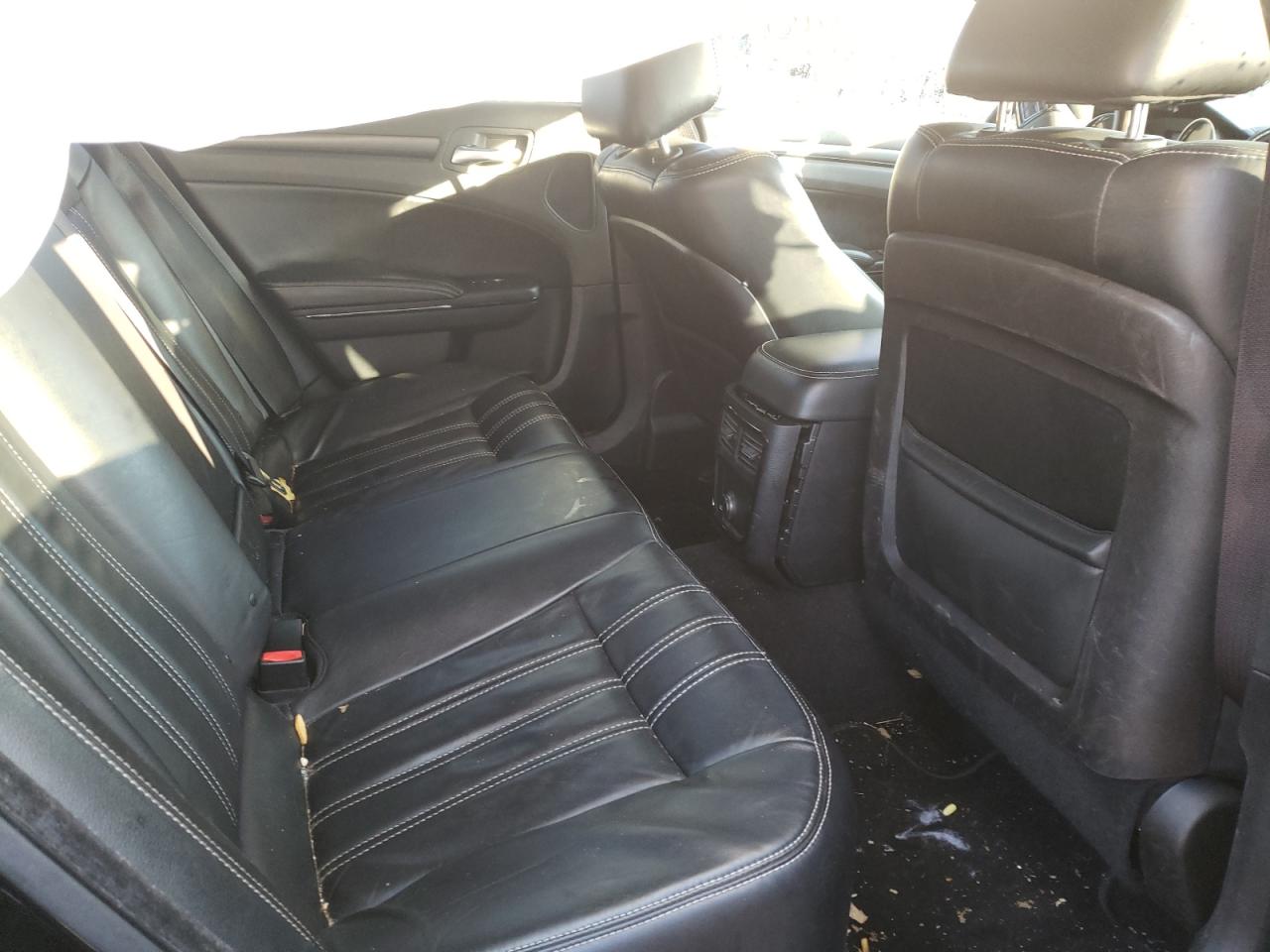 Photo 6 from auction – 2014 CHRYSLER 300 S with VIN 2C3CCABG0EH382526