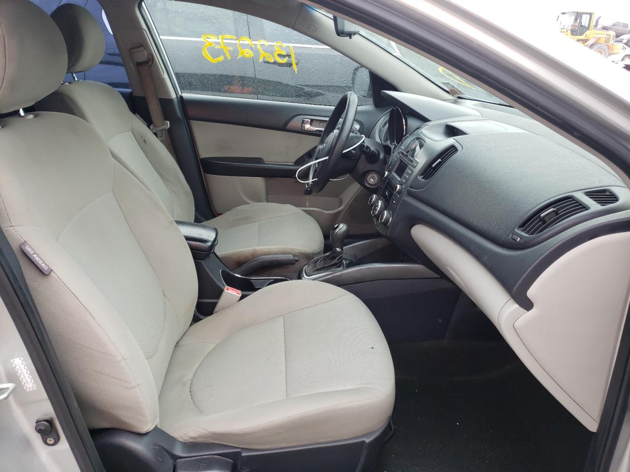 Photo 5 from auction – 2013 KIA FORTE with VIN KNAFU4A25D5672843