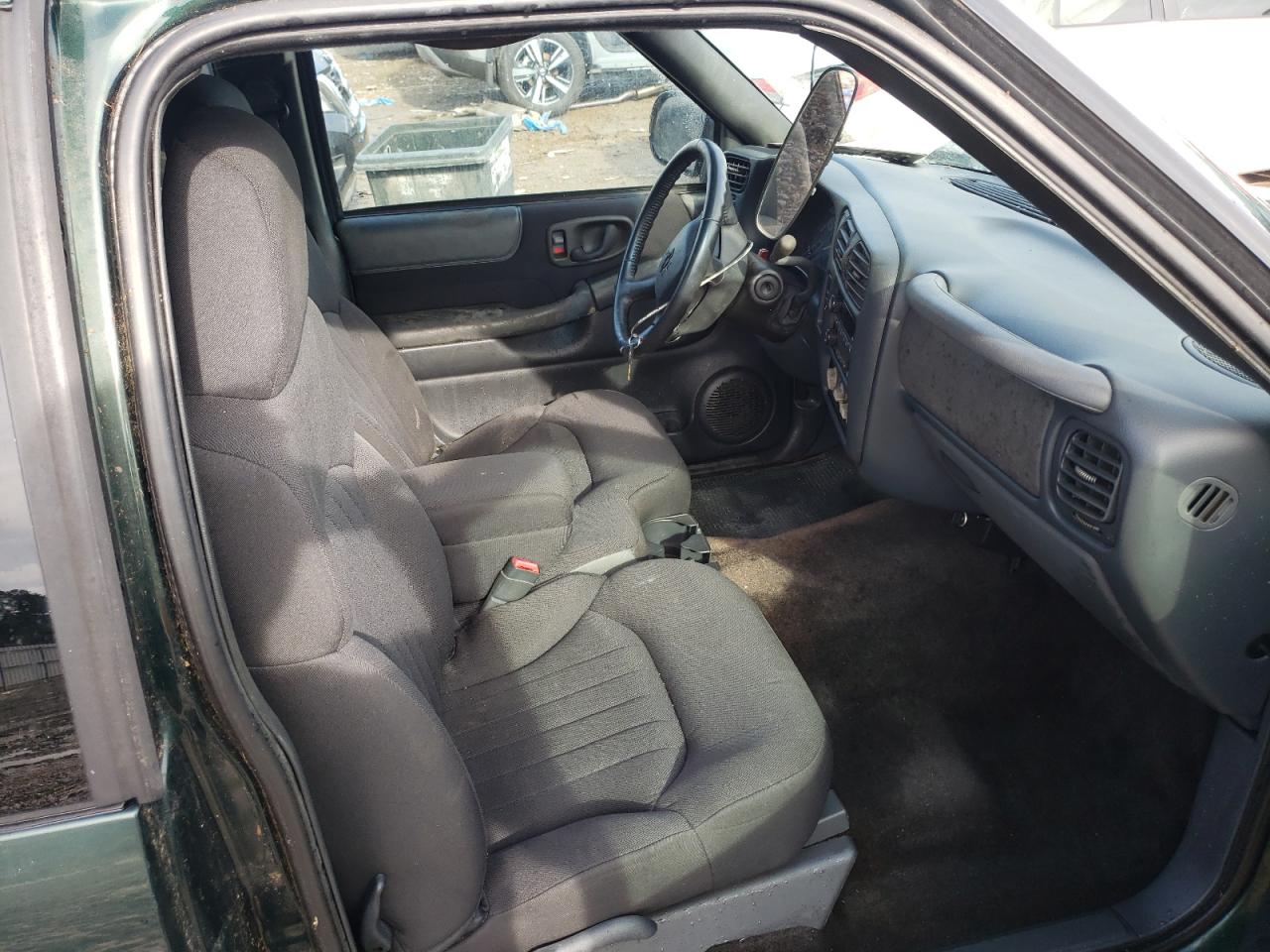 Photo 5 from auction – 2003 CHEVROLET .S10 with VIN 1GCCS19X838147430