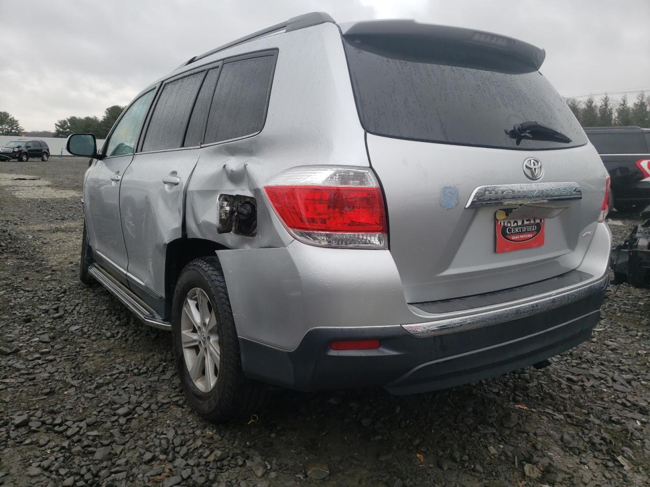Photo 3 from auction – 2011 TOYOTA HIGHLANDER with VIN 5TDBK3EH2BS076953