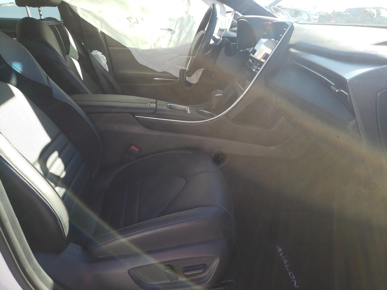 Photo 5 from auction – 2020 TOYOTA AVALON with VIN 4T1E21FB4LU014863