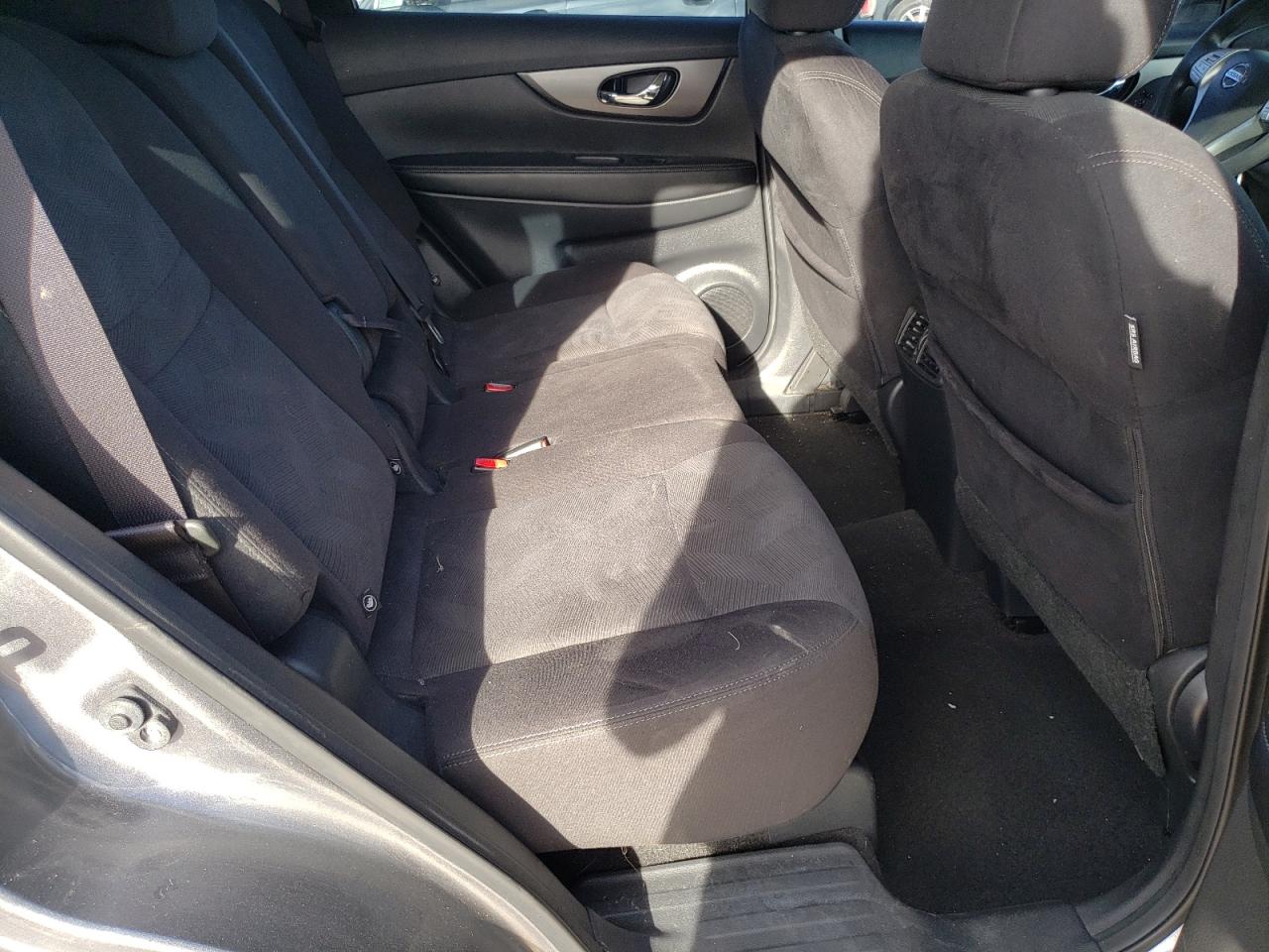 Photo 6 from auction – 2016 NISSAN ROGUE S with VIN KNMAT2MV8GP609447