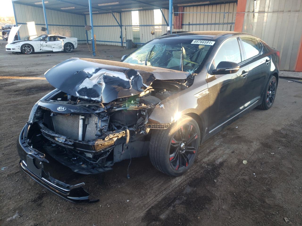Photo 2 from auction – 2015 KIA OPTIMA SX with VIN 5XXGR4A69FG505024