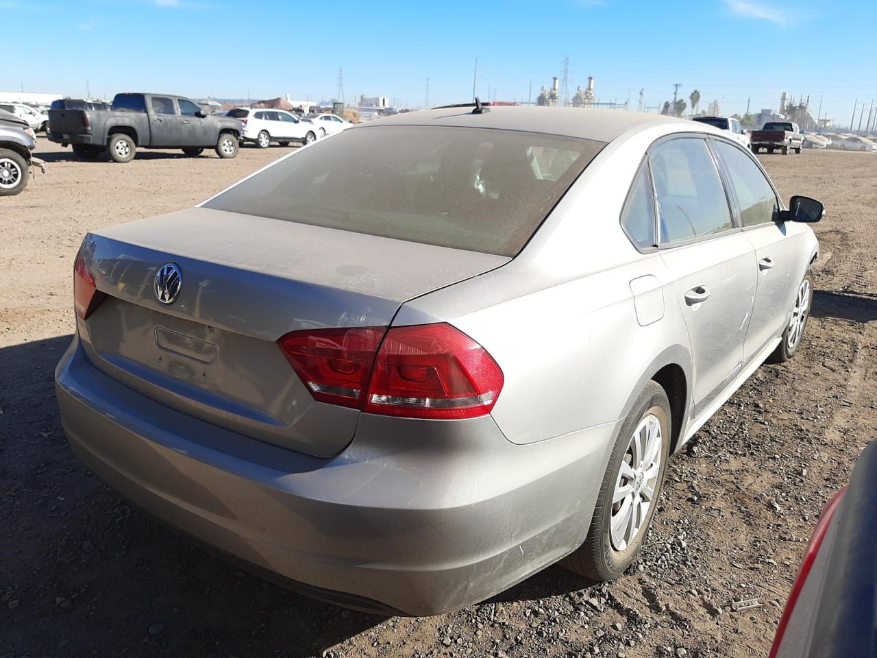 Photo 4 from auction – 2013 VOLKSWAGEN PASSAT S with VIN 1VWAP7A3XDC025796