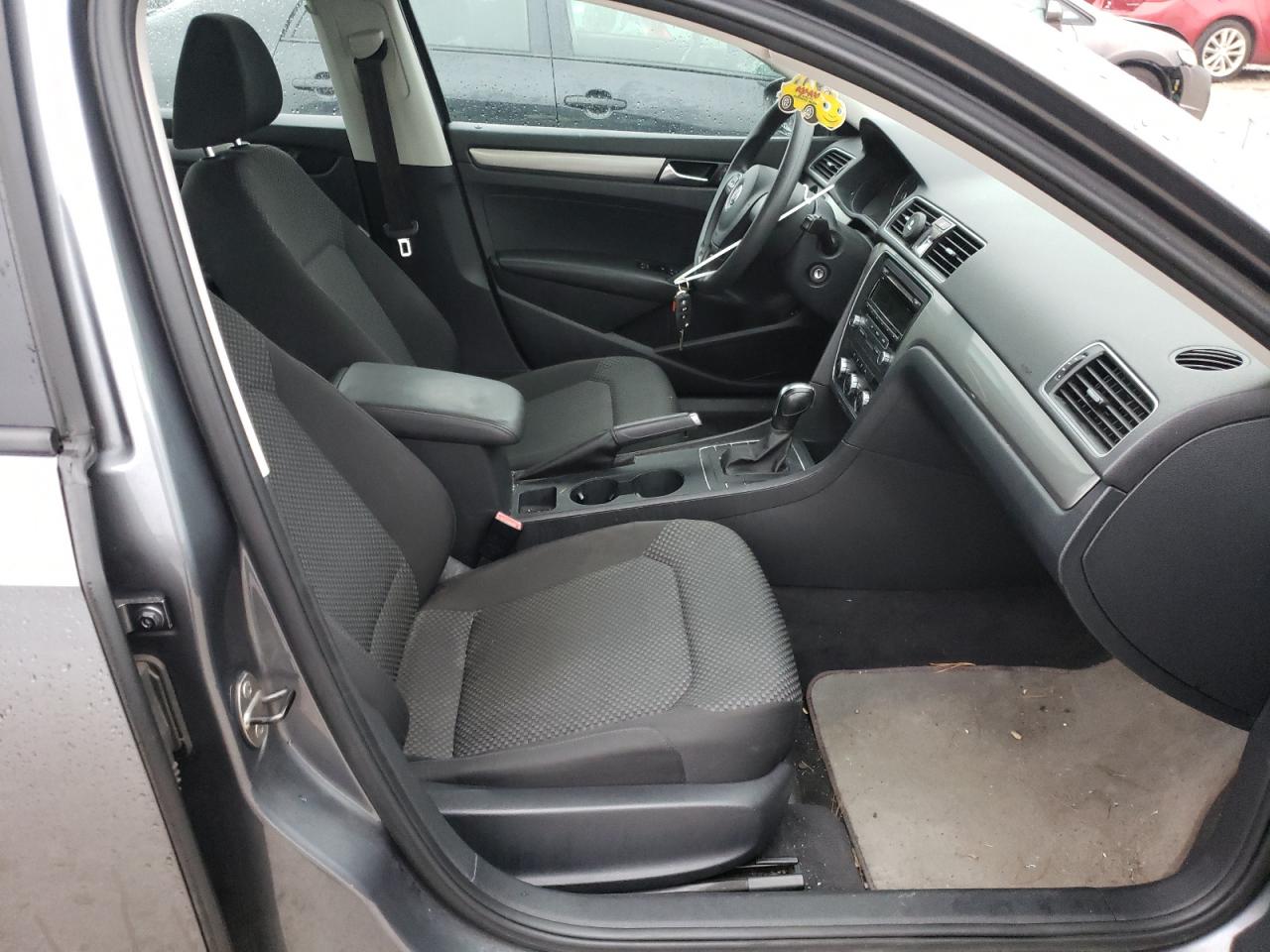 Photo 5 from auction – 2012 VOLKSWAGEN PASSAT S with VIN 1VWAP7A3XCC029488
