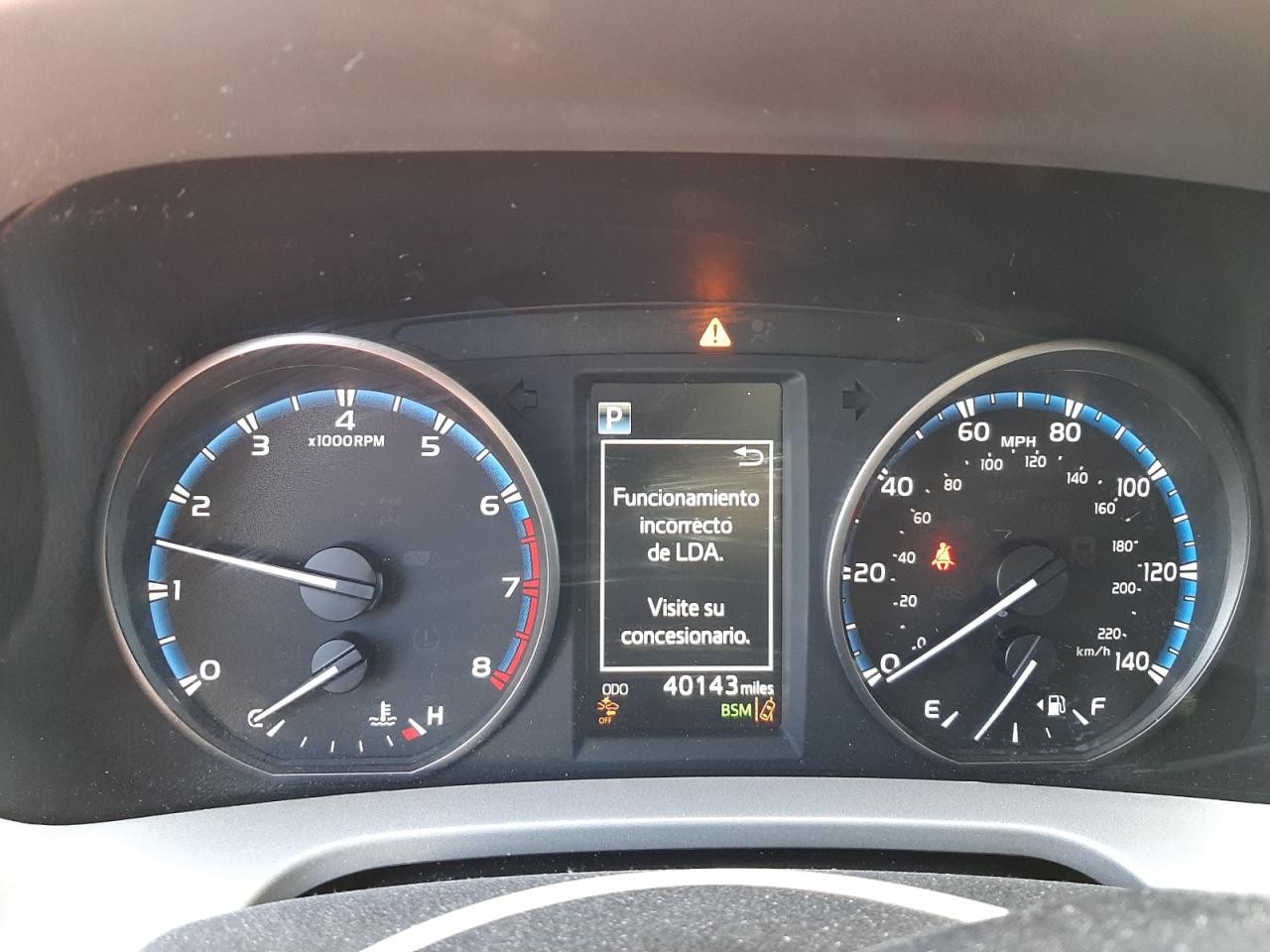 Photo 8 from auction – 2017 TOYOTA RAV4 XLE with VIN 2T3RFREV9HW667137