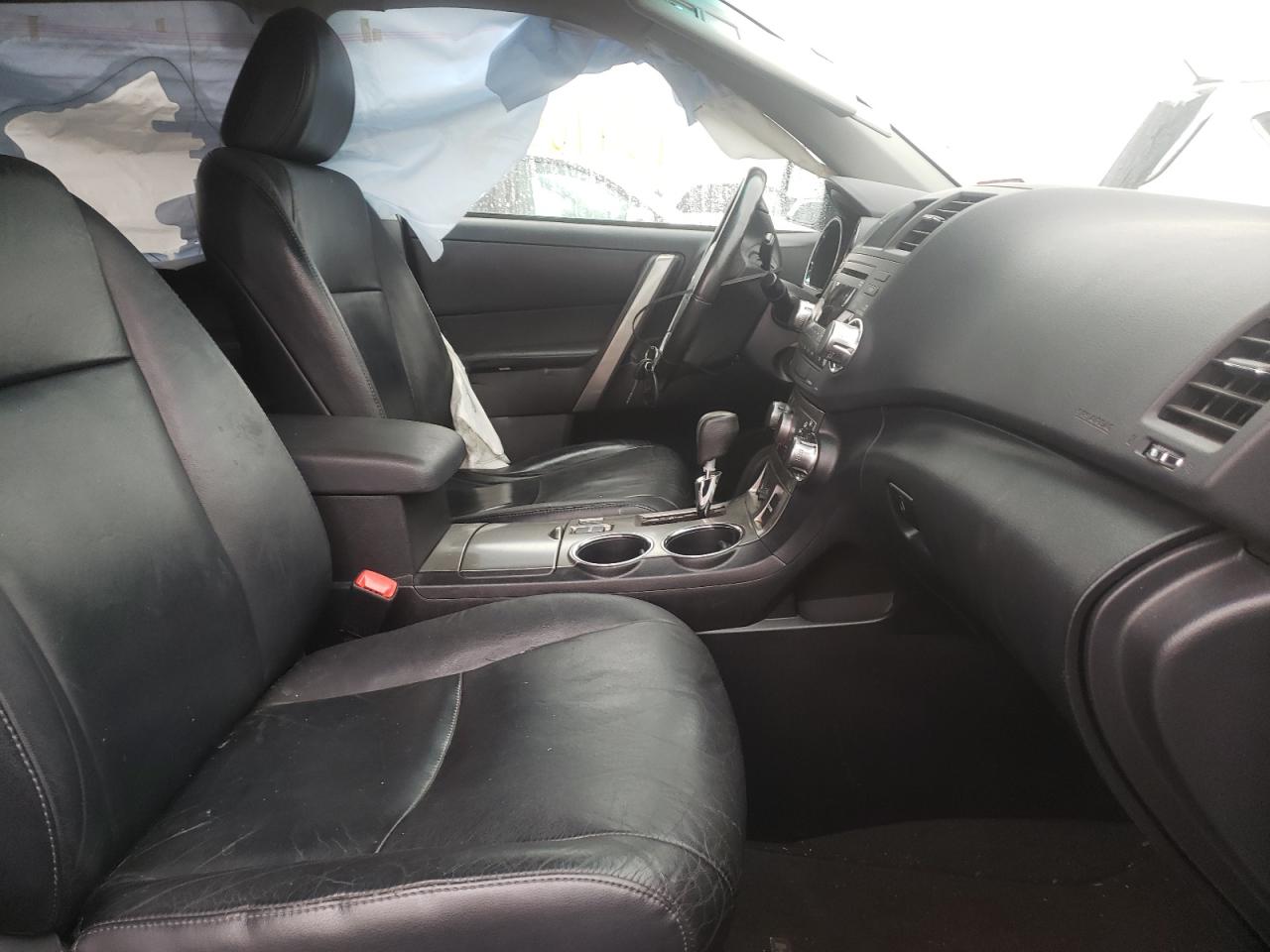 Photo 5 from auction – 2011 TOYOTA HIGHLANDER with VIN 5TDBK3EH2BS076953