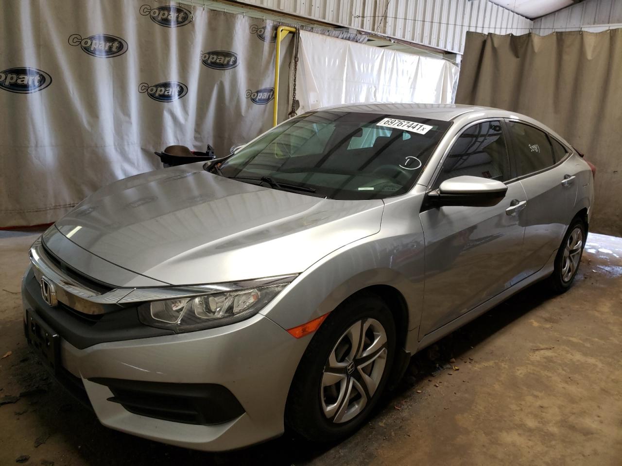 Photo 2 from auction – 2017 HONDA CIVIC LX with VIN 19XFC2F51HE033902