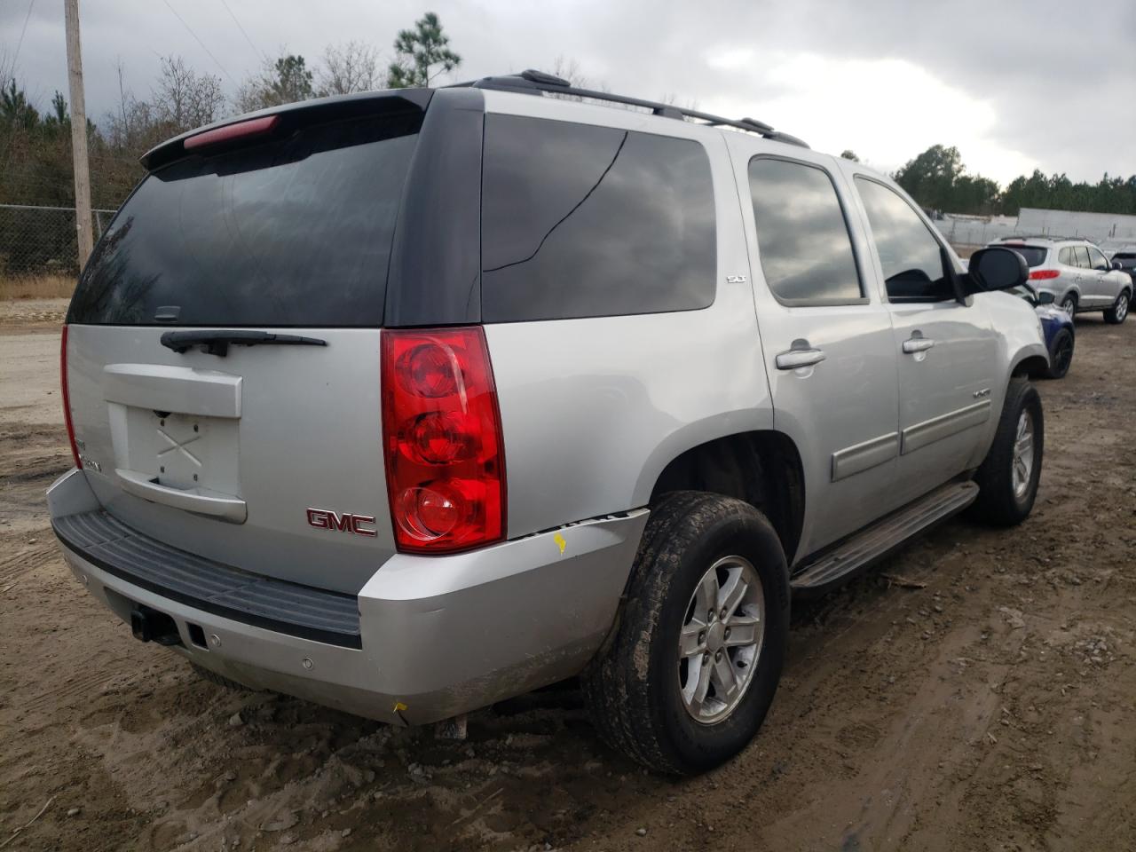 Photo 4 from auction – 2011 GMC YUKON SLT with VIN 1GKS1CE07BR111700