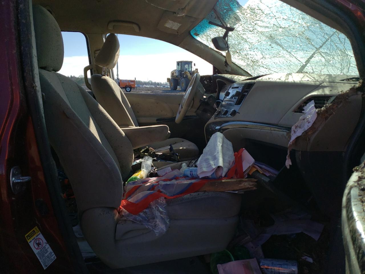 Photo 5 from auction – 2012 TOYOTA SIENNA LE with VIN 5TDKK3DC0CS177593