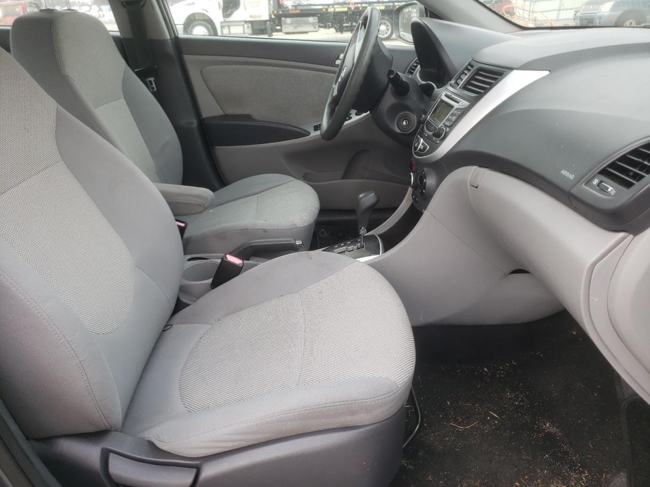 Photo 5 from auction – 2013 HYUNDAI ACCENT GLS with VIN KMHCT4AE3DU367121