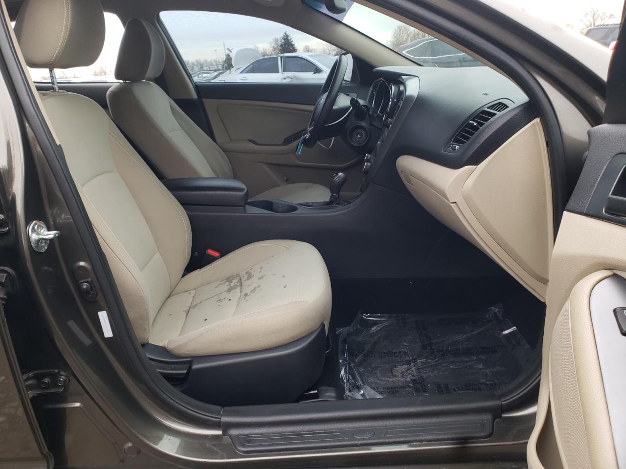 Photo 5 from auction – 2012 KIA OPTIMA LX with VIN 5XXGM4A71CG064251