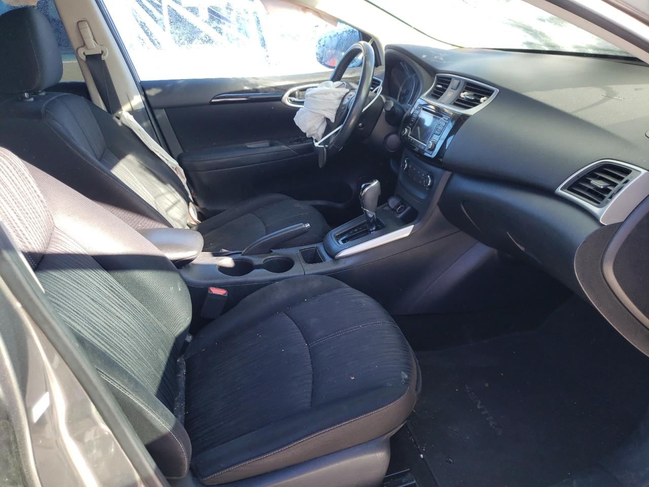 Photo 5 from auction – 2016 NISSAN SENTRA S with VIN 3N1AB7AP6GL638952