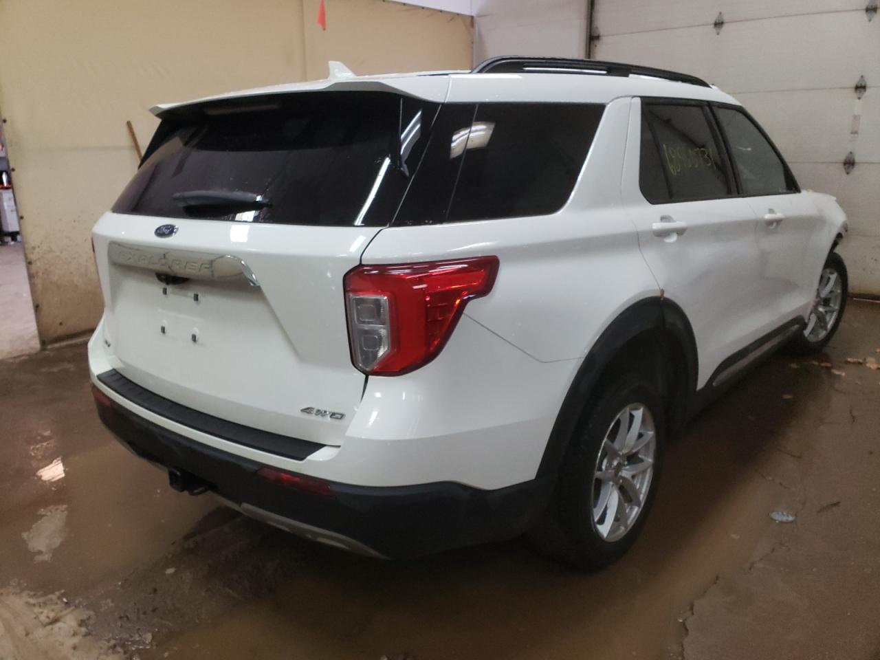 Photo 4 from auction – 2021 FORD EXPLORER X with VIN 1FMSK8DH0MGB69395