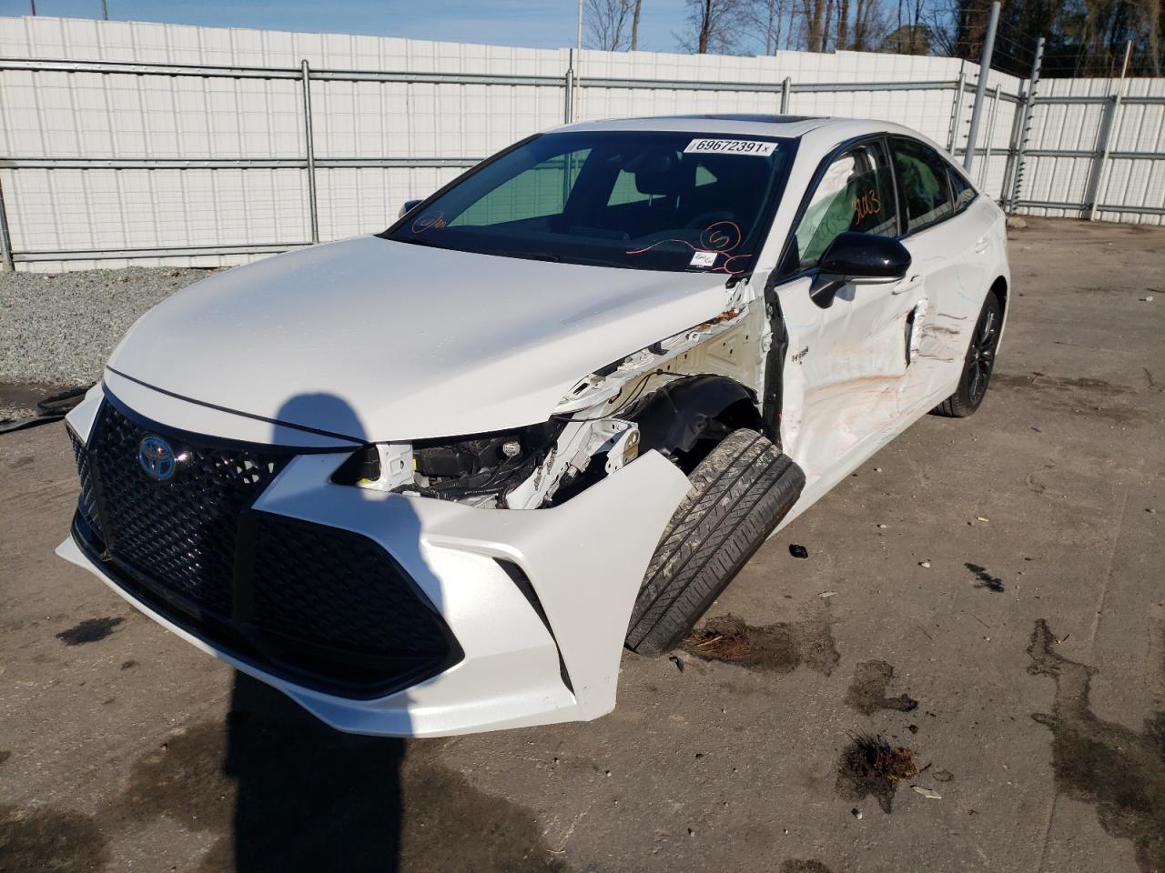 Photo 2 from auction – 2020 TOYOTA AVALON with VIN 4T1E21FB4LU014863