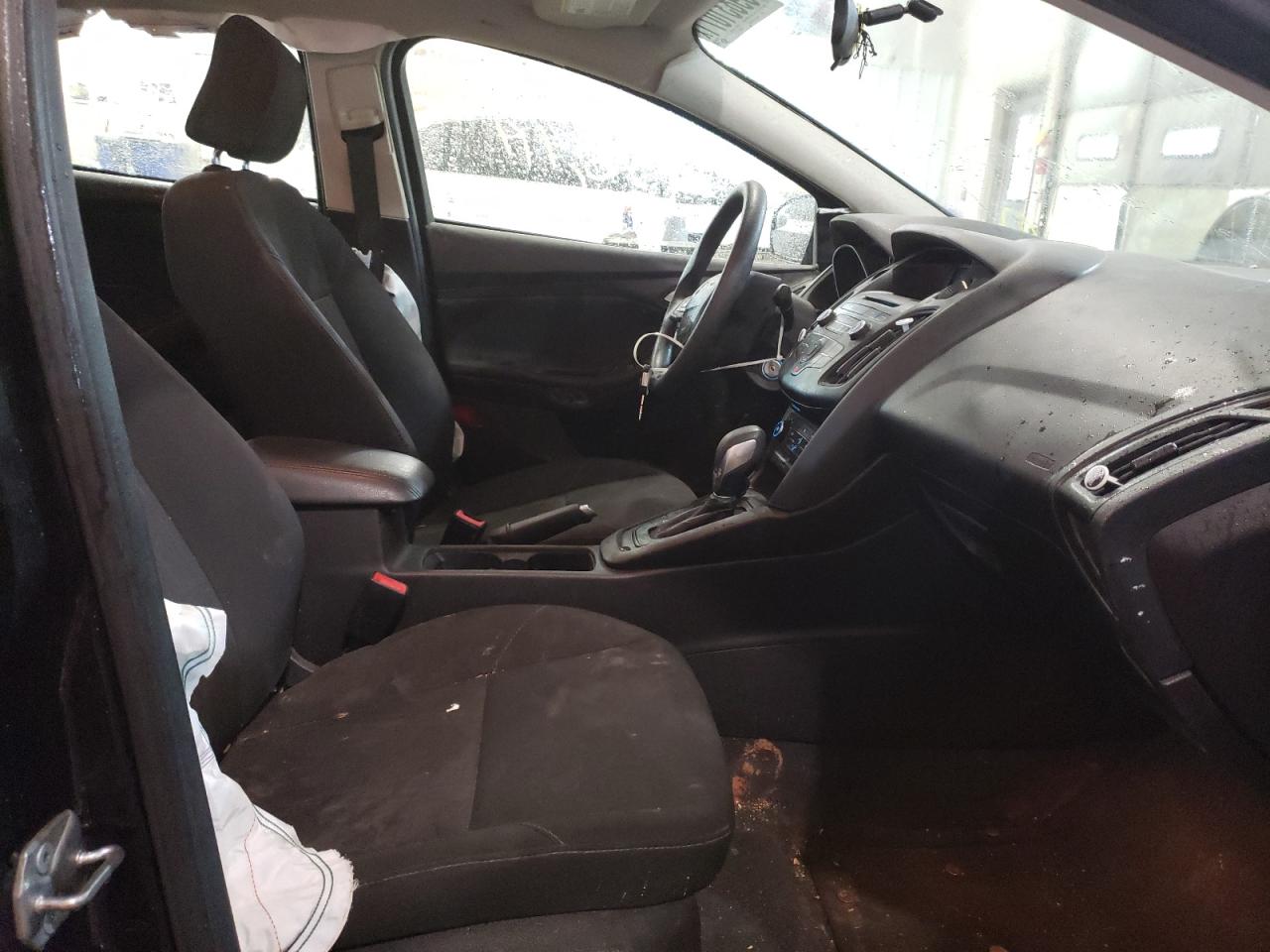 Photo 5 from auction – 2017 FORD FOCUS SE with VIN 1FADP3F26HL342804