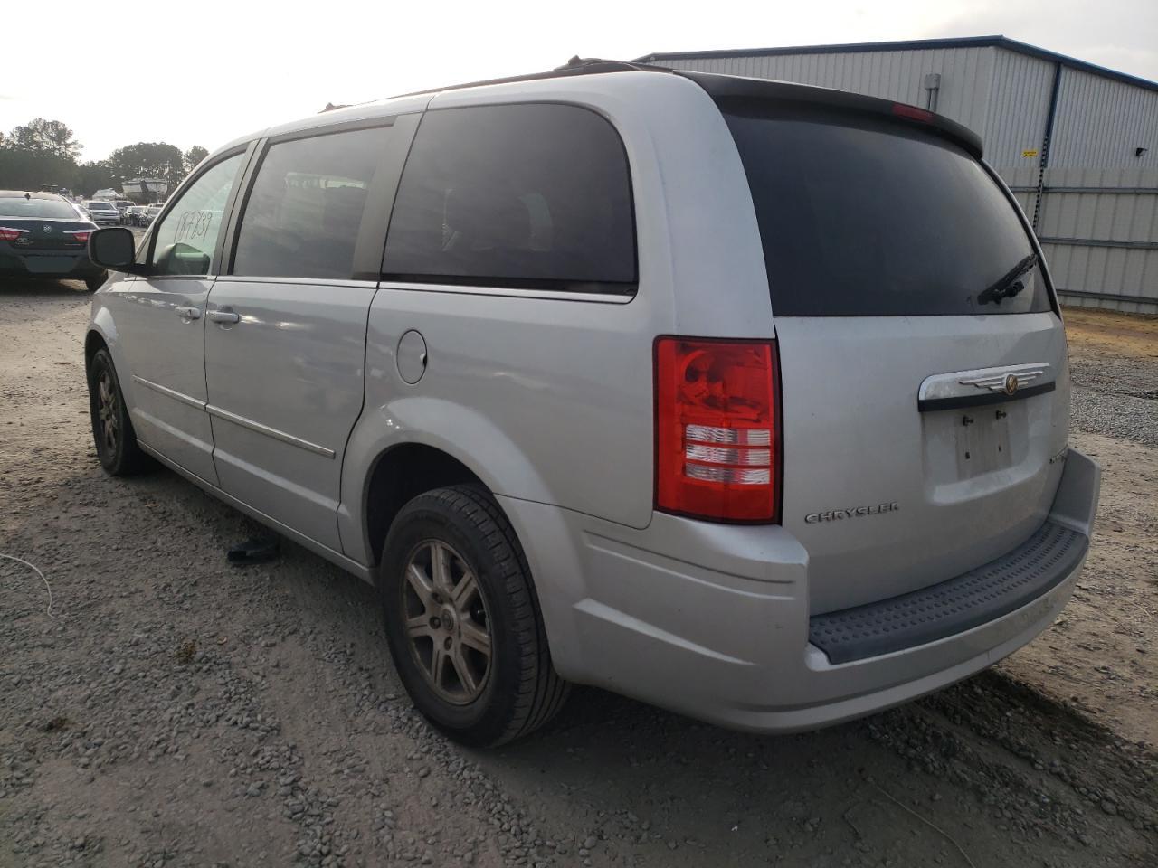 Photo 3 from auction – 2010 CHRYSLER TOWN & COU with VIN 2A4RR5D1XAR413235