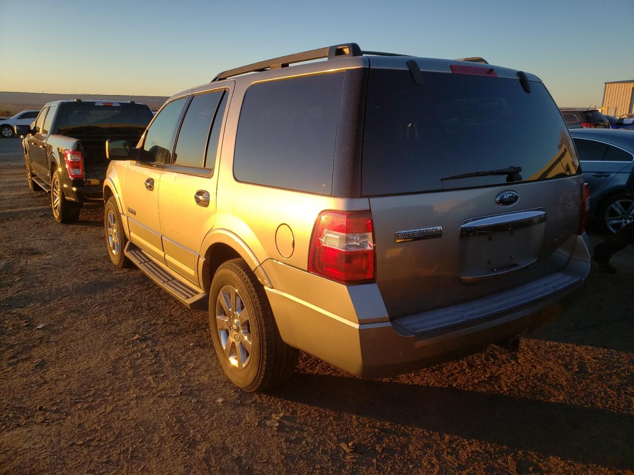 Photo 3 from auction – 2008 FORD EXPEDITION with VIN 1FMFU15518LA68631