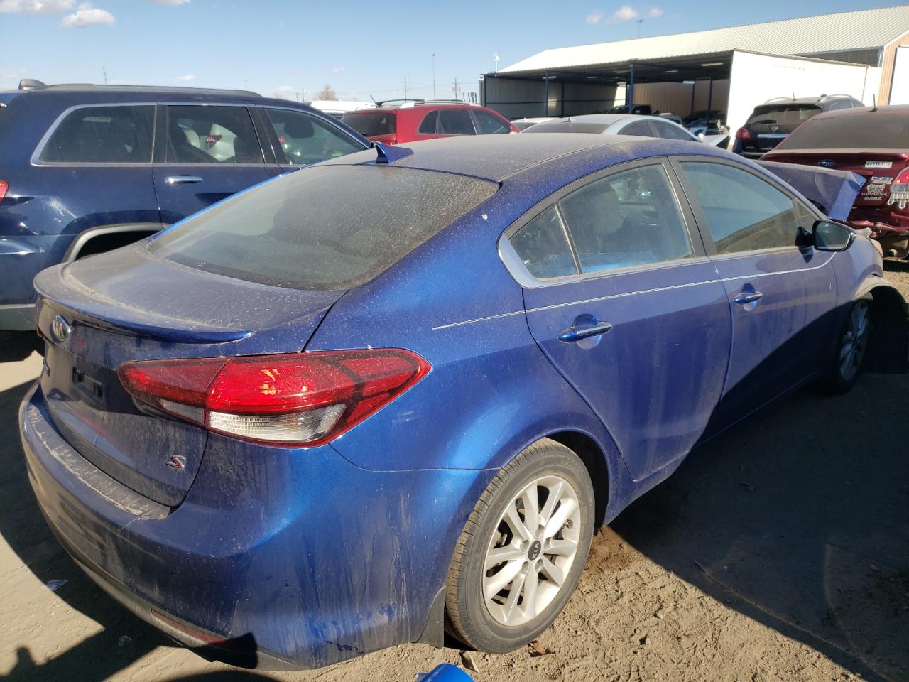 Photo 4 from auction – 2017 KIA FORTE LX with VIN 3KPFL4A76HE113152