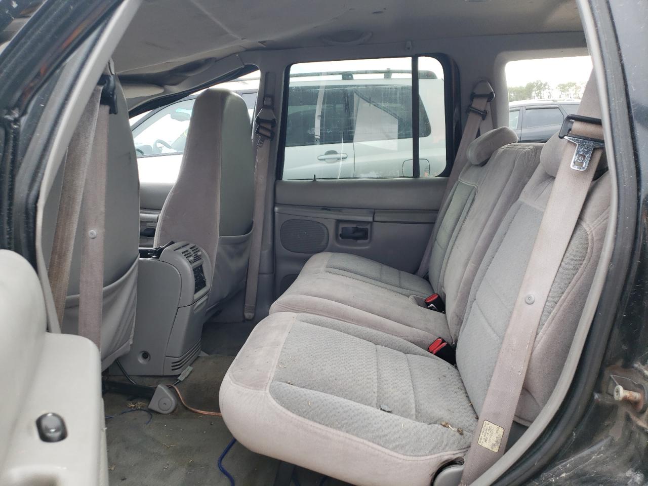 Photo 6 from auction – 2000 MERCURY MOUNTAINEE with VIN 4M2ZU66E6YUJ47973