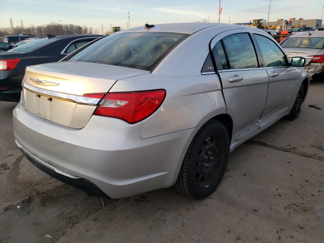 Photo 4 from auction – 2012 CHRYSLER 200 LX with VIN 1C3CCBABXCN130394