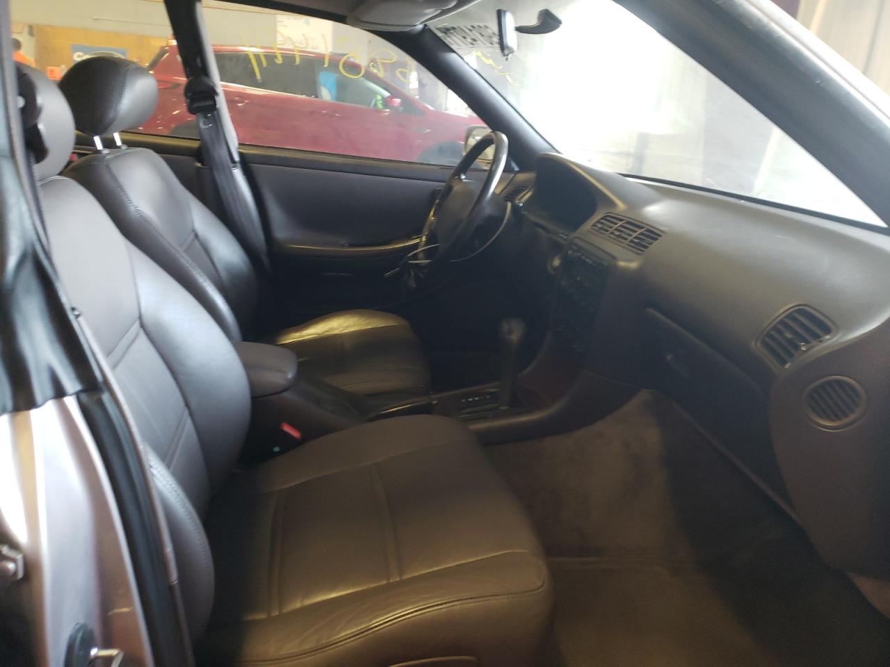 Photo 5 from auction – 1992 LEXUS ES 300 with VIN JT8VK13T7N0021073
