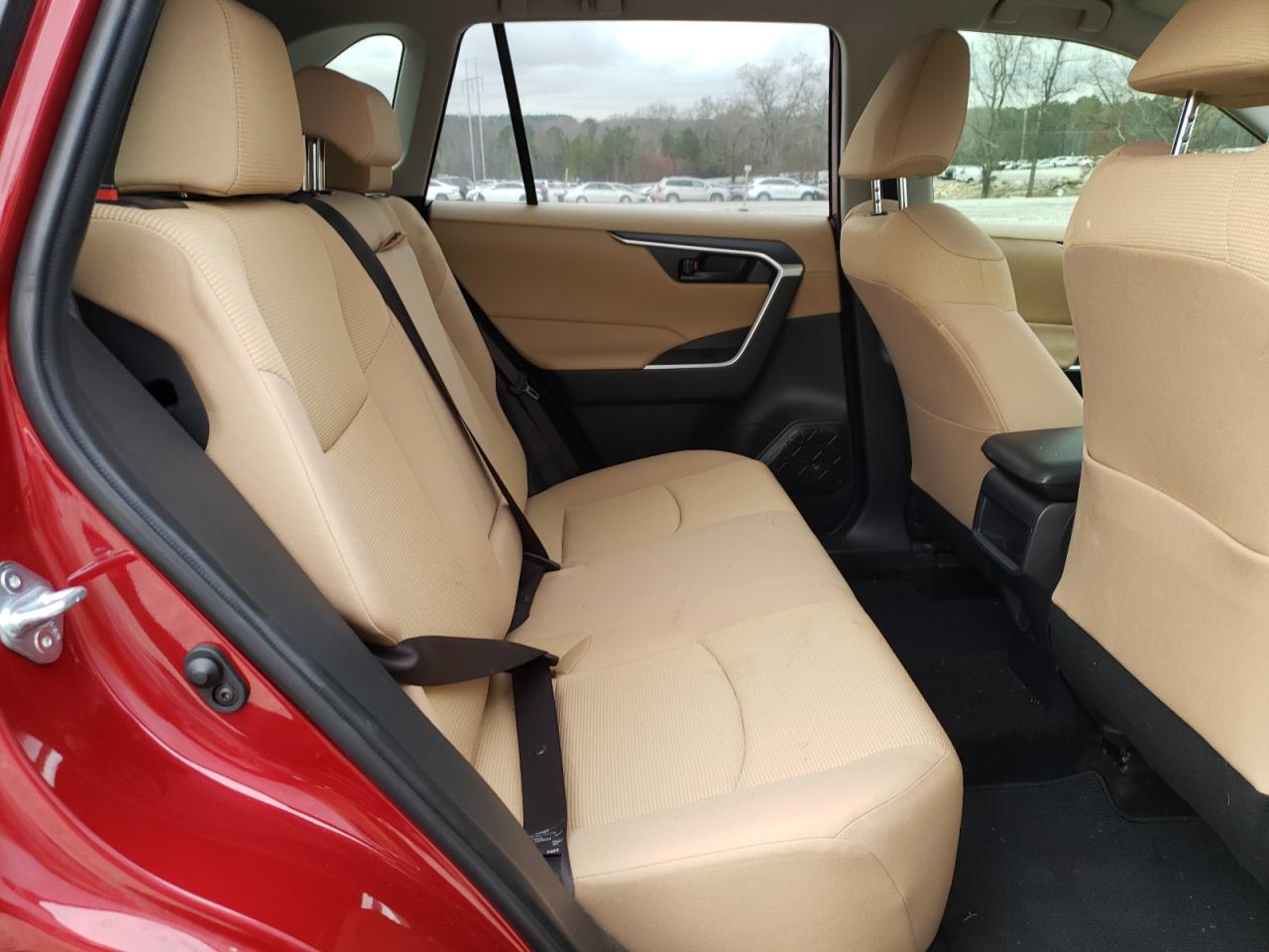 Photo 6 from auction – 2019 TOYOTA RAV4 LE with VIN JTMH1RFV5KD007447