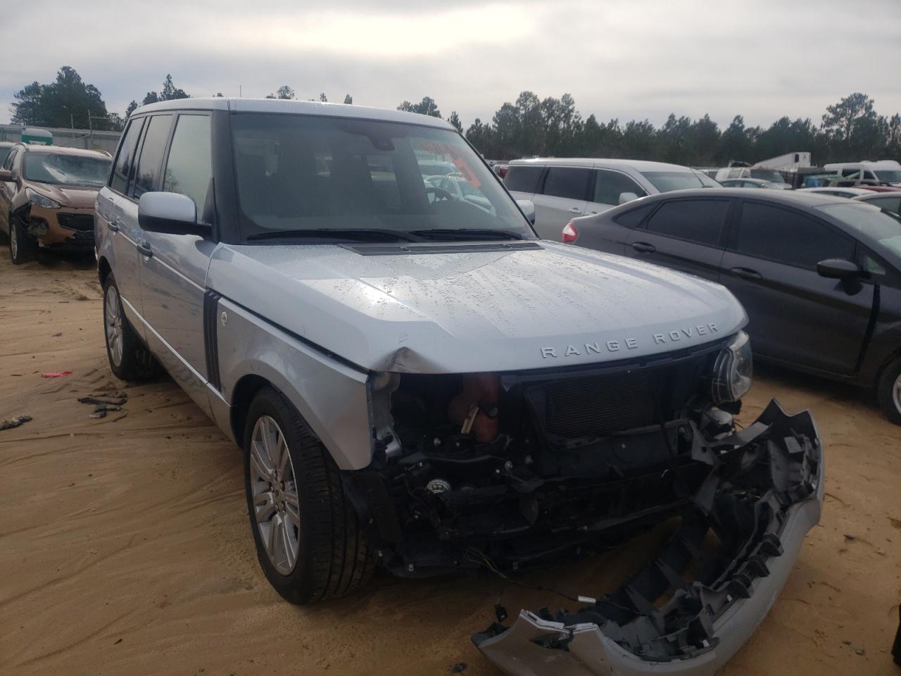 LAND ROVER RANGE ROVE 2010 مع رقم تعريف المركبة SALMF1D42AA325563 - صورة من المزاد