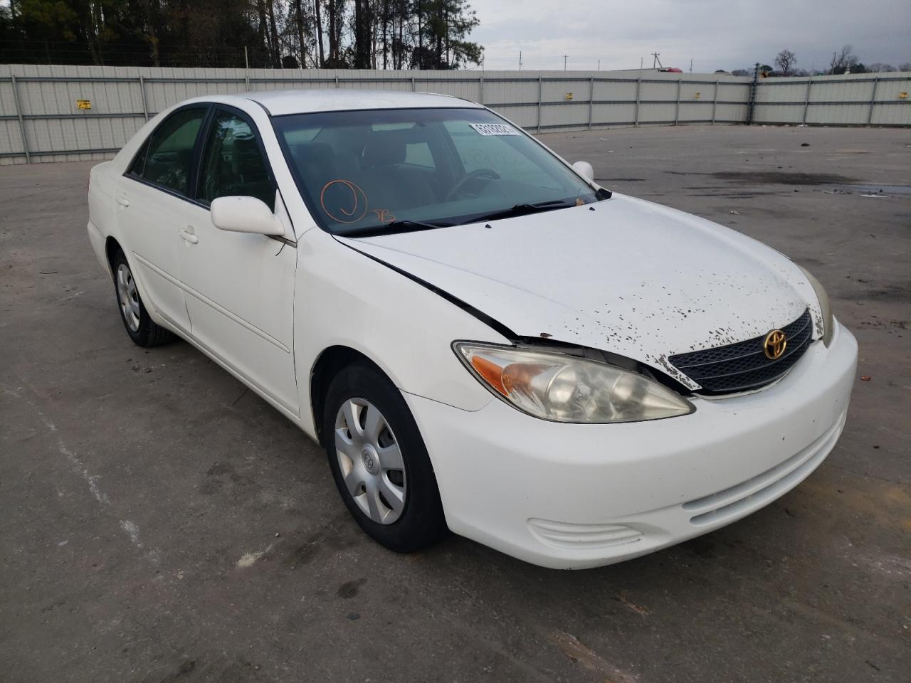 TOYOTA CAMRY LE 2004 with VIN 4T1BE32K64U359387 - Photo from auction
