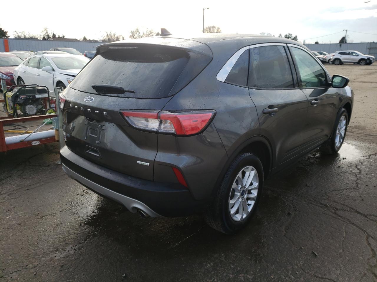 Photo 4 from auction – 2020 FORD ESCAPE SE with VIN 1FMCU0G63LUC31981