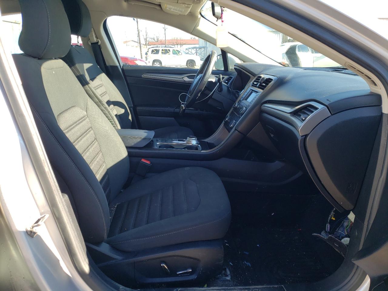 Photo 5 from auction – 2017 FORD FUSION SE with VIN 3FA6P0H7XHR259166