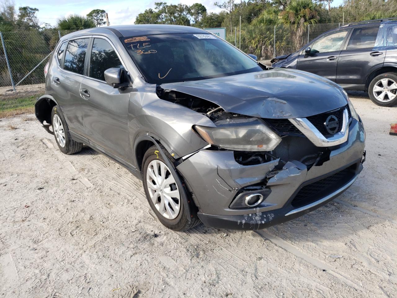 NISSAN ROGUE S 2016 with VIN KNMAT2MV8GP609447 - Photo from auction