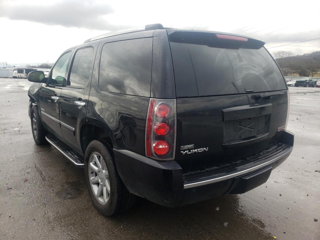 Photo 3 from auction – 2010 GMC YUKON DENA with VIN 1GKUKEEF9AR197581