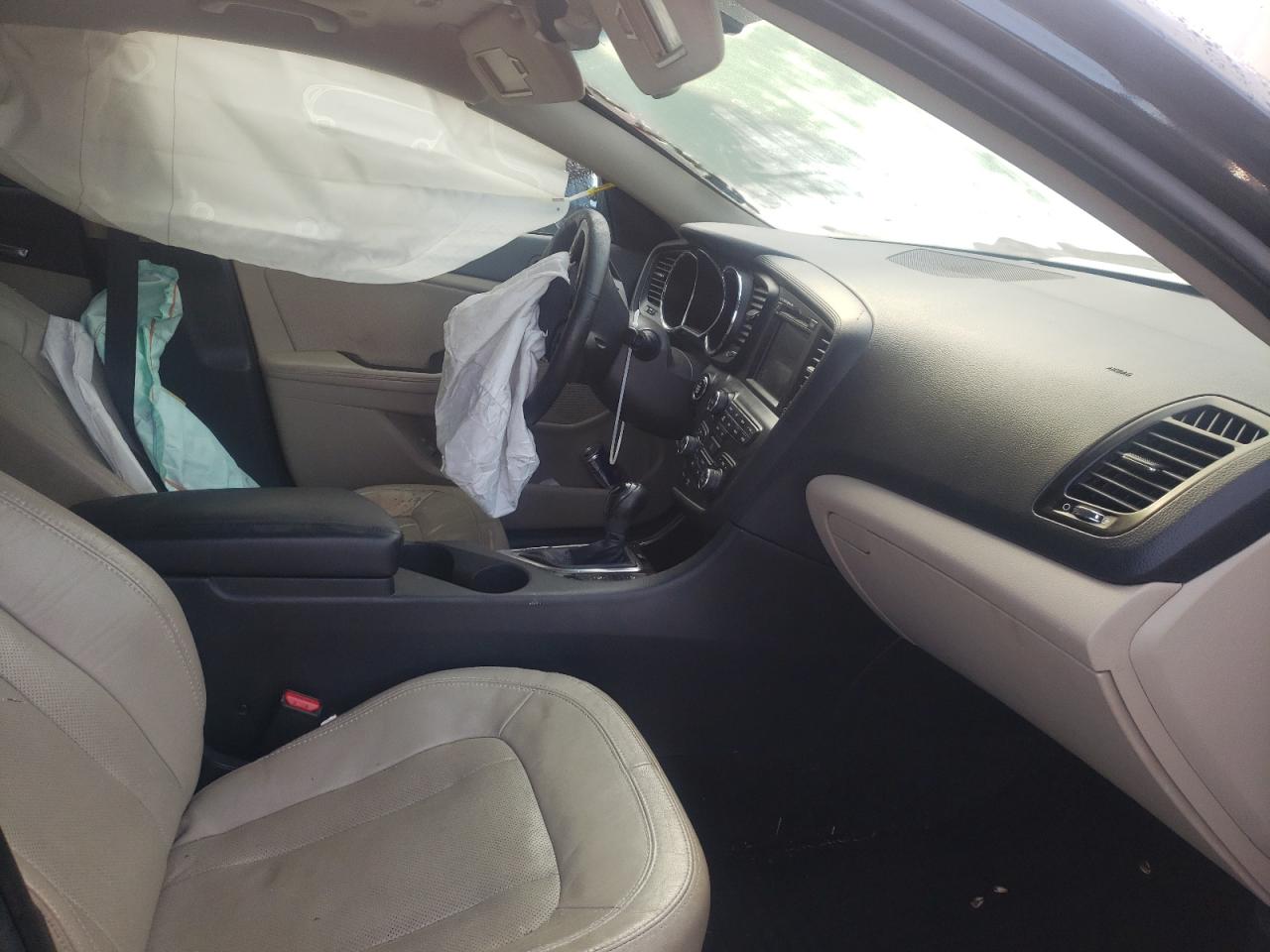 Photo 5 from auction – 2011 KIA OPTIMA EX with VIN KNAGN4A66B5136744