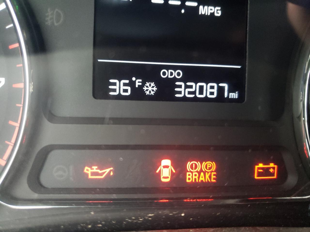 Photo 8 from auction – 2017 KIA FORTE LX with VIN 3KPFK4A72HE064048
