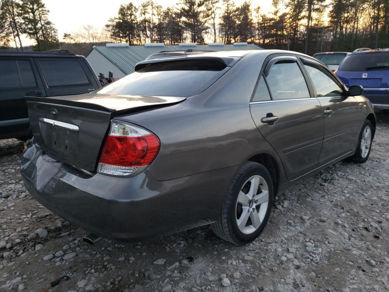 Photo 4 from auction – 2006 TOYOTA CAMRY LE with VIN JTDBE32K063054366