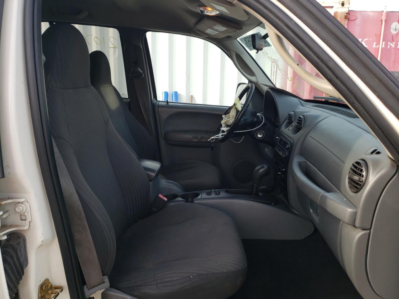 Photo 5 from auction – 2007 JEEP LIBERTY SP with VIN 1J4GL48K07W721357