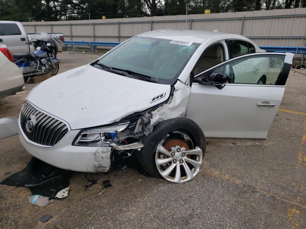 Photo 2 from auction – 2016 BUICK LACROSSE with VIN 1G4GB5G36GF102735